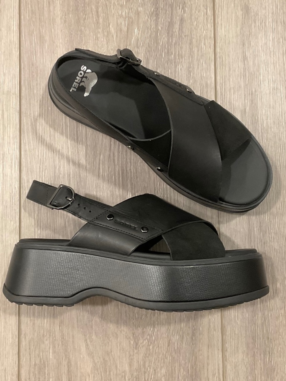SOREL Dayspring Crisscross Sandal IN Black Leather Size 8.5 NEW